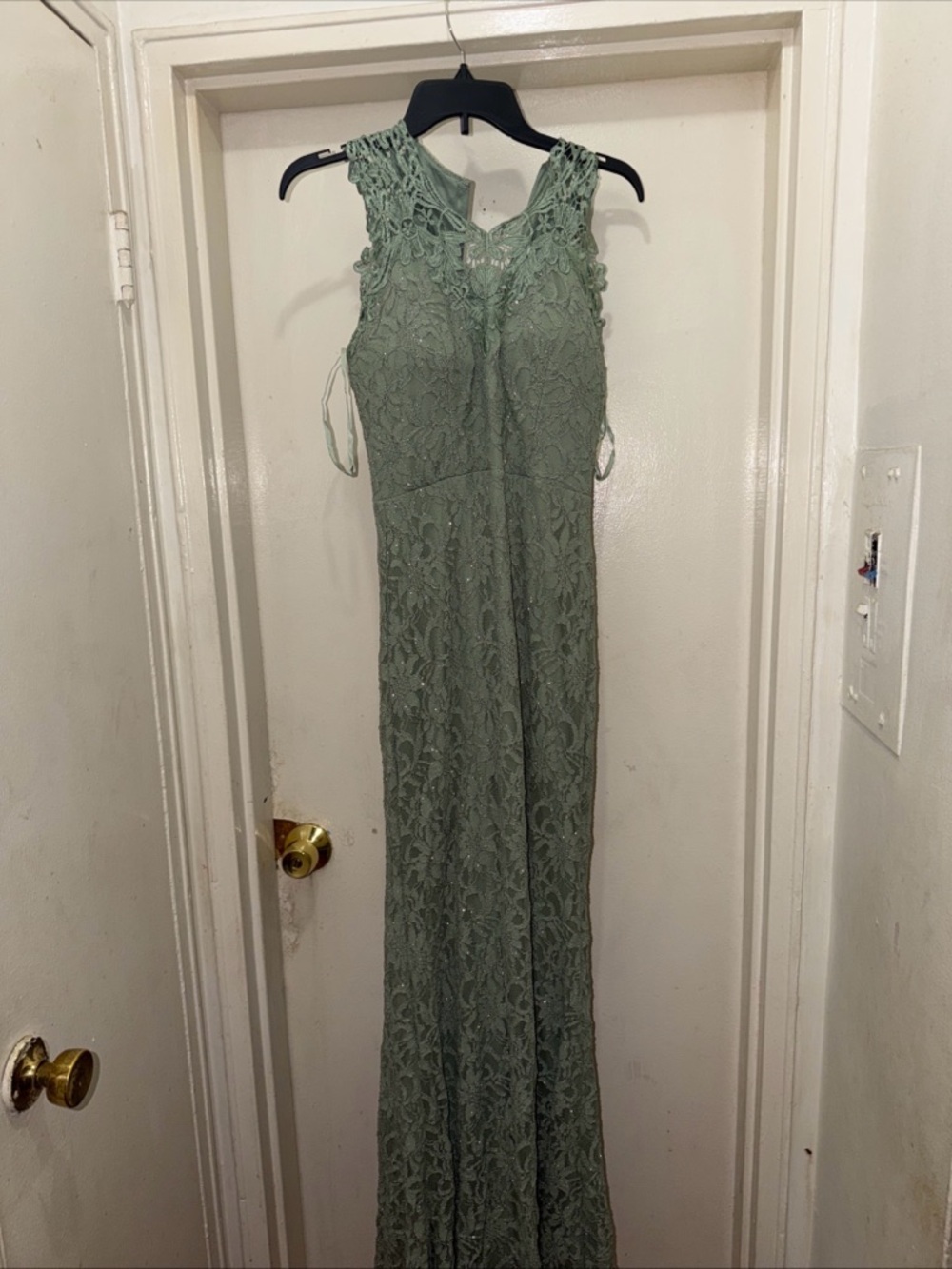 Elegant Sage Lace Prom Dress - Sleeveless Floor-Length